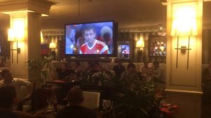 Реакция болельщиков на гол Фернандеса в матче с Хорватией (Элитный Ресторан Москва)