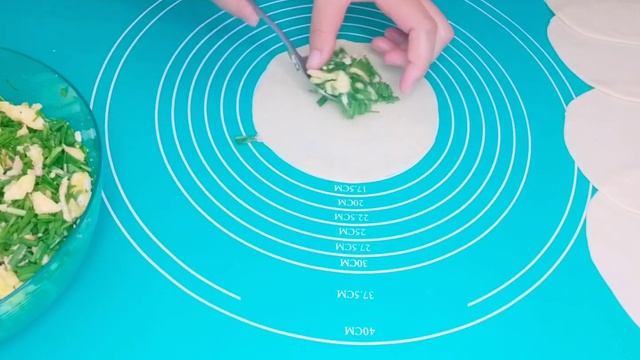 Хит рецепт. Жусайдан Чебурек дайындаймыз. / Готовим самые вкусные Чебуреки с джусаем и яйцами.