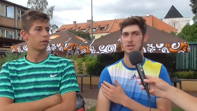 Antonín Štěpánek a Lukáš Vejvara po prohře ve čtvrfinále čtyřhry na turnaji Futures v Pardubicích смотреть онлайн