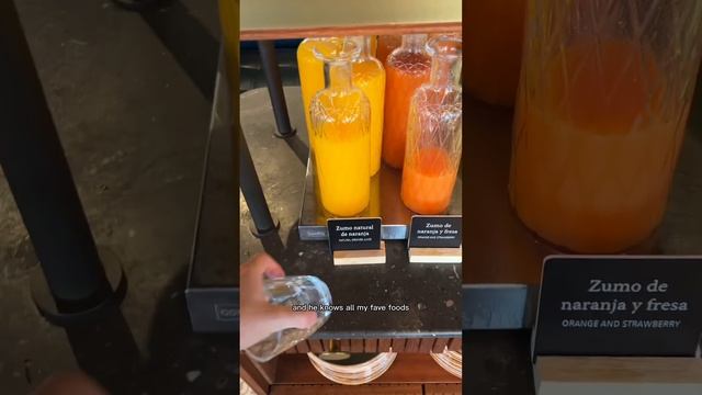 How does a blind girl deal with hotel buffets? смотреть онлайн