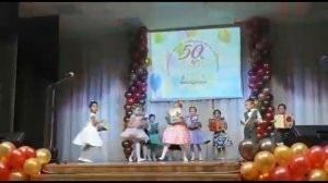 ТАНЕЦ С КНИЖКАМИ