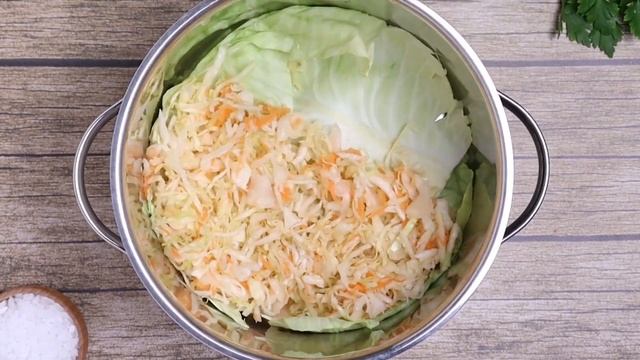 Квашенная капуста с морковью и клюквой