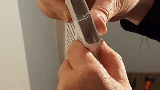 Как установить плинтус если большие щели. смотреть онлайн