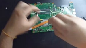 Как разобрать и почистить ASUS N705U