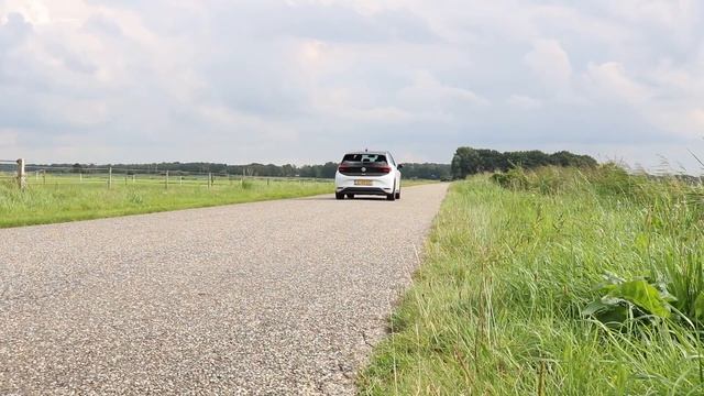Volkswagen ID3, el primer coche 100% eléctrico de la firma alemana. смотреть онлайн