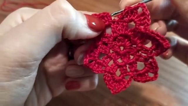 Tutorial centrino all'uncinetto particolare a forma di stella - crochet - смотреть онлайн