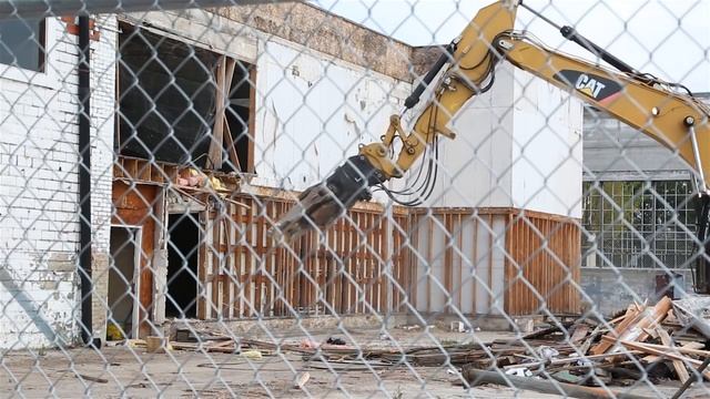 Raw video: Balsiger building demolition begins смотреть онлайн