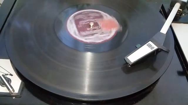 Jel sakiet, meitenes K. Sokolskis ar S. Aldjanova orkestri Bellaccord electro 78 rpm смотреть онлайн