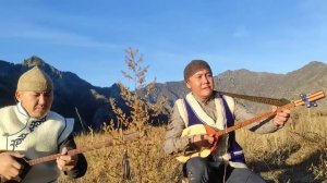 Тюрк кабай...Одинокая ветка сирени по алтайски...