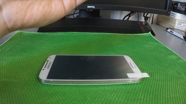 Петличный метод поклейки стекла. Как наклеить защитное стекло на экран телефона. смотреть онлайн