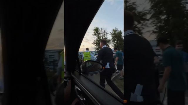 ФАНАТЫ ПЛЮНУЛИ ЗА ТО ЧТО НЕ СФОТКАЛАСЬ #miaboyka смотреть онлайн