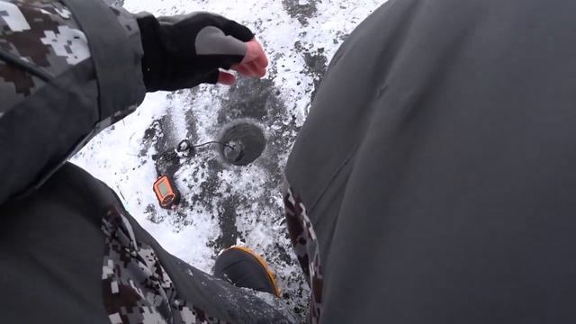 ЗИМНЯЯ РЫБАЛКА С НОЧЁВКОЙ! ДОМ НА ЛЬДУ! ПЕРВЫЙ БЛИН КОМОМ! смотреть онлайн