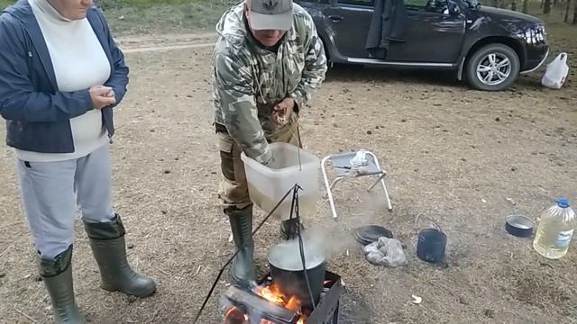 1мая! Отдых! Клев в любую погоду! Рыбалка с физруком. смотреть онлайн