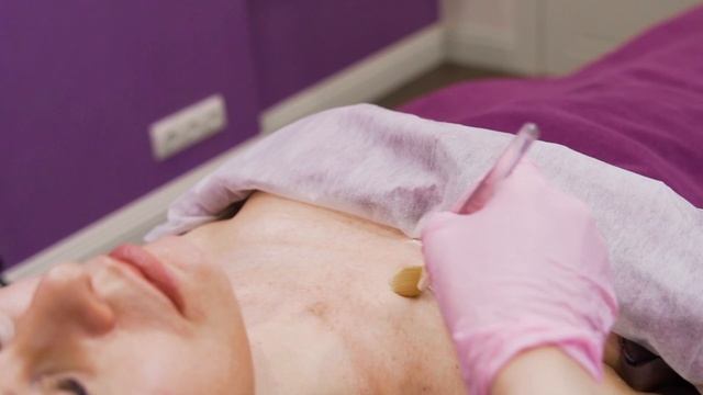Аппаратный уход за кожей Hydradermie Guinot. смотреть онлайн