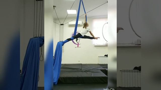 УРОКИ ПО ВОЗДУШНОЙ ГИМНАСТИКЕ / AERIAL CLASS / AERIAL SILKS смотреть онлайн