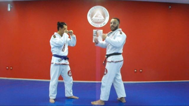 Como se defender de uma agressão usando o pisão Gracie.