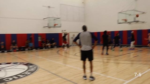 Even Though I Was GETTING HACKED, I GOT BUCKETS And CALLED "GAME"! (Mic'd Up 5v5) смотреть онлайн