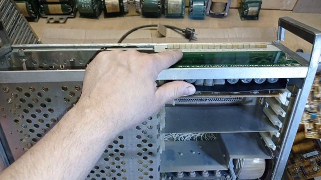 Вольтметр В7-30. Разбор на металлы и ценные радиодетали. смотреть онлайн