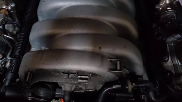 Audi S8 V10 engine knocking sound смотреть онлайн