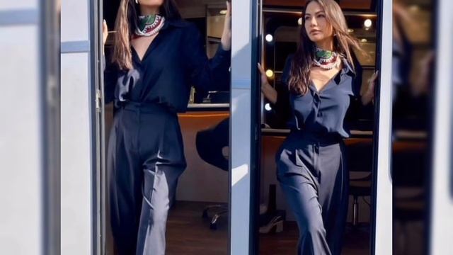 Demet Ozdemir Attended Party with Can Yaman смотреть онлайн