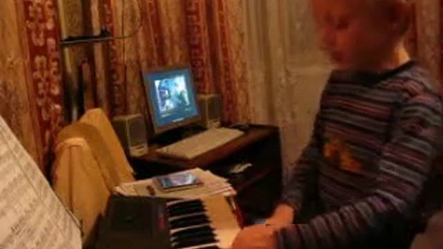 Max plays a waltz смотреть онлайн