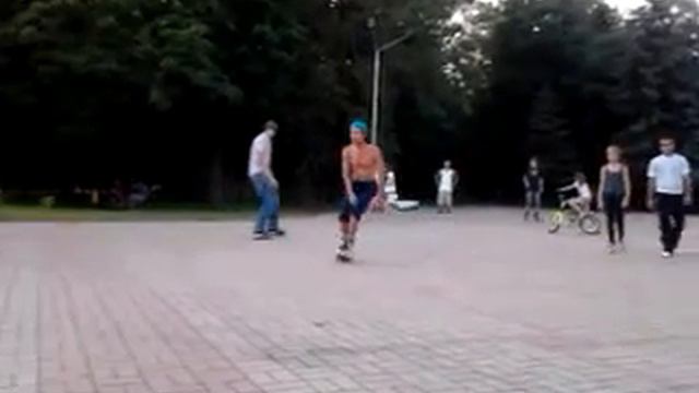 Похмельное катание на фонтане со сколом в жару смотреть онлайн