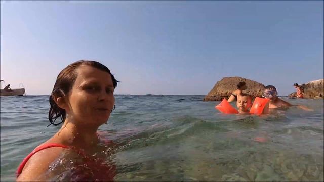 Поход на дикий пляж на каяках В районе пляжа Васили. смотреть онлайн