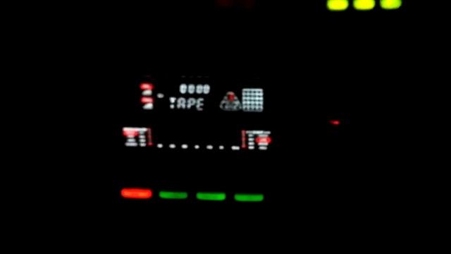 Aiwa 999: Demo display (Vídeo extra). смотреть онлайн