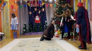 Выход Бабы Яги + танец