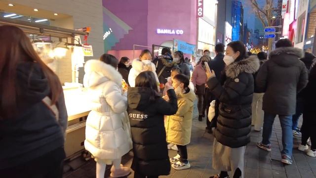 4K Seoul Walk, Myeongdong Shopping & Street Foods Area | Most Popular and Busiest Street City Sound смотреть онлайн