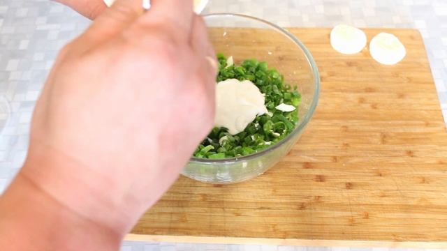 Салат с зеленым луком и яйцом смотреть онлайн