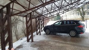 Консольный навес с монолитным поликарбонатом