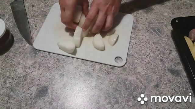 Вкусный ужин на СКОРУЮ руку. Колбаски с овощами в духовке. смотреть онлайн