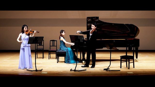 D.Shostakovich 5 pieces "Prelude" "Gavotte" ショスタコーヴィッチ　5つの小品より　「プレリュード」「ガボット」 смотреть онлайн