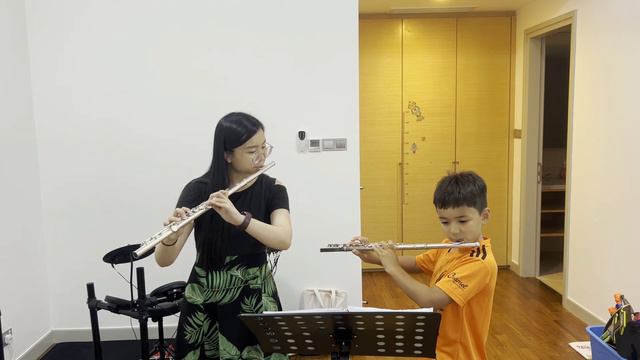 My Favourite Thing Flute Duet смотреть онлайн
