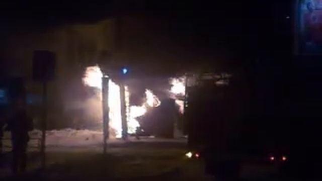 Таганрог пожар на рынке Русское поле 24.12.2012. смотреть онлайн
