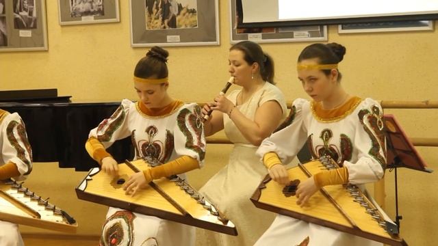 Выступление «Московского городского творческого коллектива» Ансамбля гусляров «Веселый перезвон» смотреть онлайн