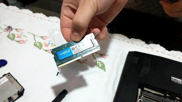 Como instalar uma memória RAM em um Acer Nitro 5 AN515-52 (2020) смотреть онлайн