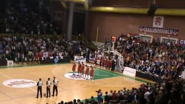 Minuto di silenzio in memoria vittime nubifragio Genova prima di Novipiù-EA7 смотреть онлайн