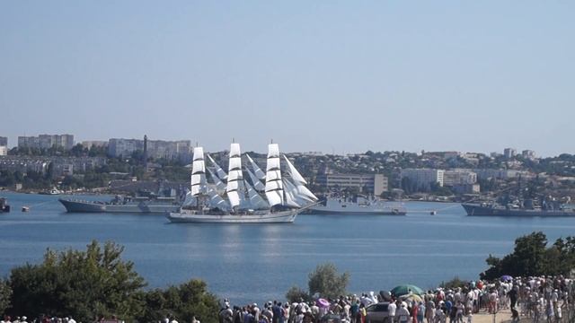 Проход парусника Херсонес вмф 2019 Севастополь смотреть онлайн