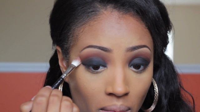 Smoky Eye Tutorial смотреть онлайн