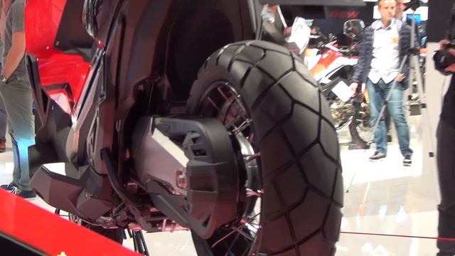 Honda X-ADV ABS Victory Red (2017) Exterior and Interior смотреть онлайн