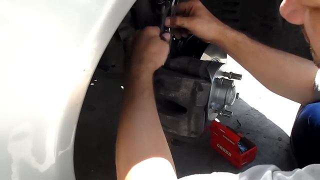 =МERCEDES W211. ПОМЕНЯТЬ КОЛОДКИ И НЕ ПОПАСТЬ НА SBC БЛОК. НЕ ПОВТОРЯТЬ!®️ смотреть онлайн