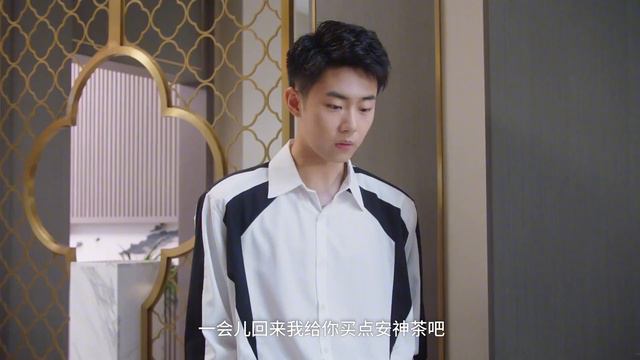 《不熟恋人》绿茶女装残疾博取霸总同情，还挑拨十七和霸总的感情，没想到被十七发现当众拆穿！EP11#姜十七#甜宠#霸道总裁 смотреть онлайн