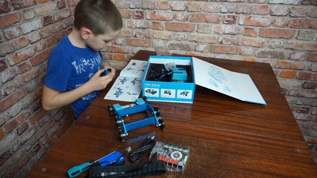 Распаковка/Полная сборка/обзор/ Makeblock Mbot Ranger/ Программируемый робот-конструктор