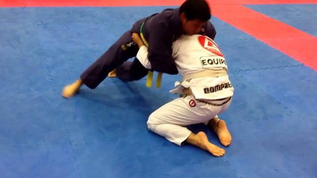 How To Baseball Choke When You Are Mounted. #jiujitsu #graciebarra #baseballchock #choke