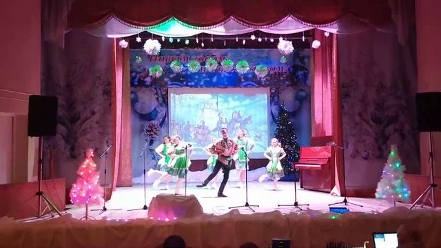 Народный стилизованный танец Черемушка смотреть онлайн