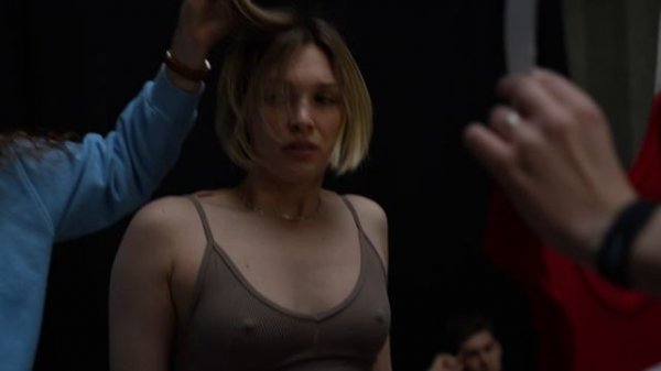 EVERYBODY SUPPORTS WOMEN