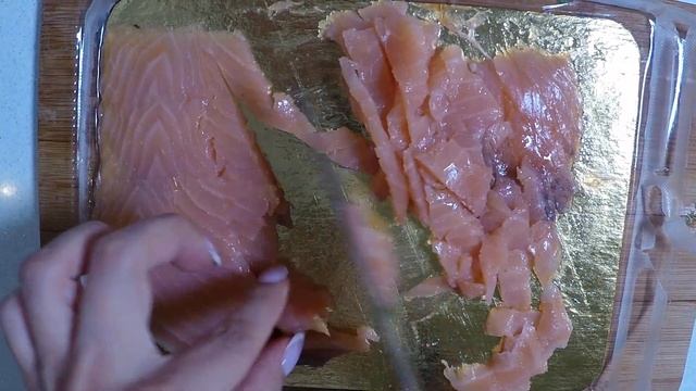 Легкий салат с сёмгой и авокадо | Light salad with salmon and avocado - Вкусный ЮТУБ смотреть онлайн