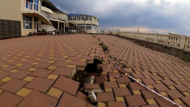 Жесть! Набережная скоро рухнет в воду! Лоо декабрь 2021. ?ЛАЗАРЕВСКОЕ СЕГОДНЯ?СОЧИ. смотреть онлайн